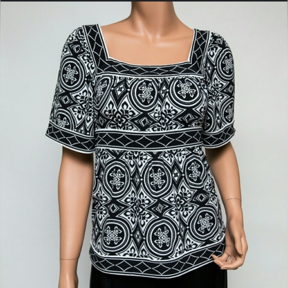 BCBGMaxAzria Womenโs Black Shirt Blouse - Size Smallโ
